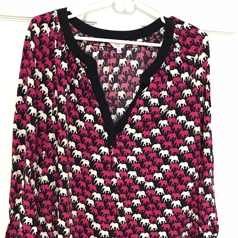 Crown & Ivy Elephant Peasant Top 3X